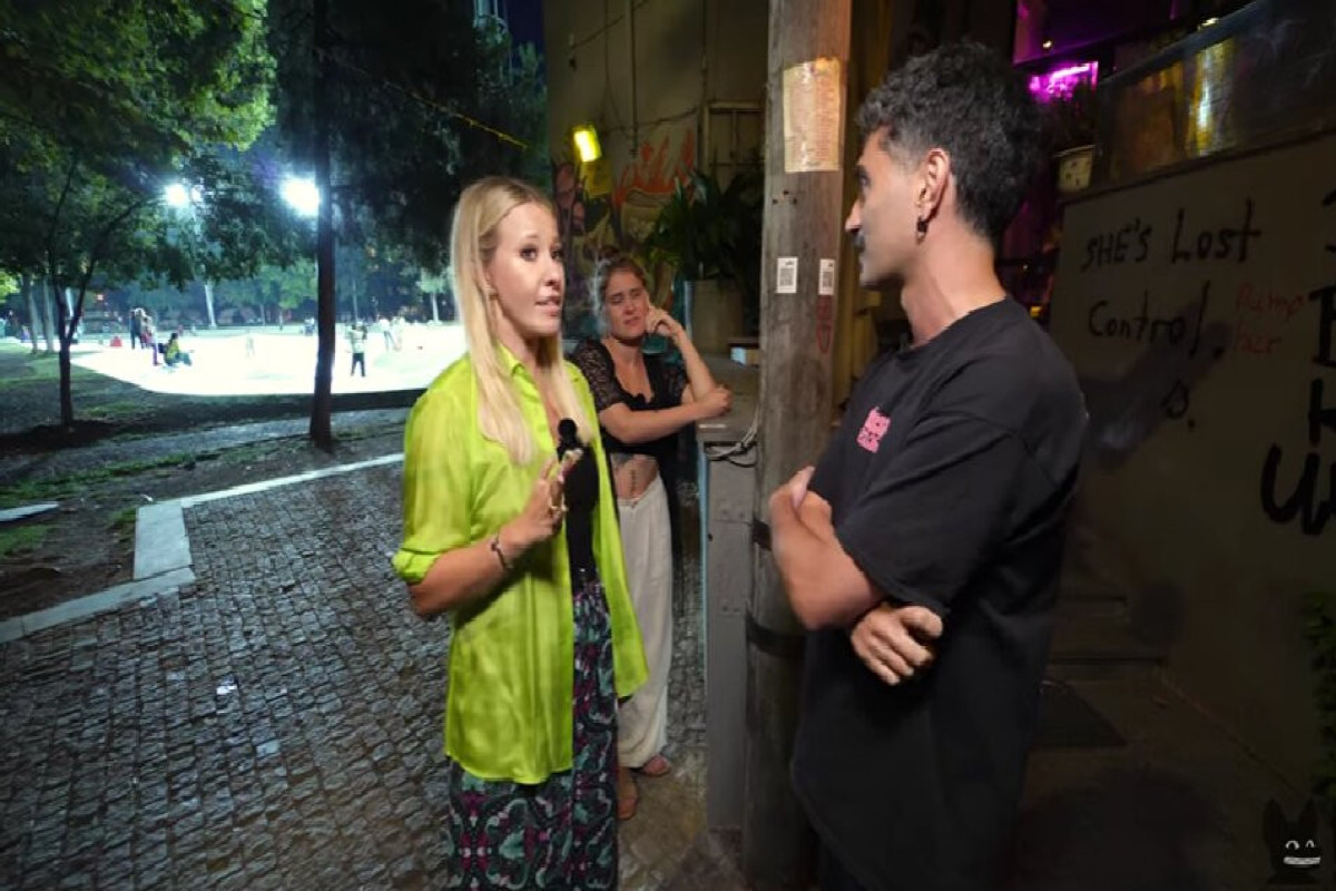 Владелец бара в Тбилиси не пустил Собчак в заведение-ВИДЕО 