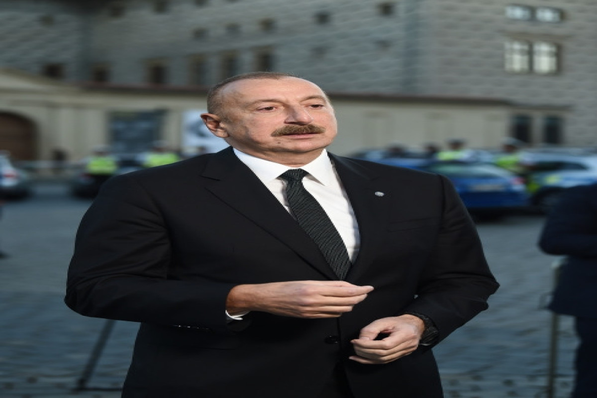 Президент Ильхам Алиев в Праге дал интервью азербайджанским телеканалам-ФОТО 