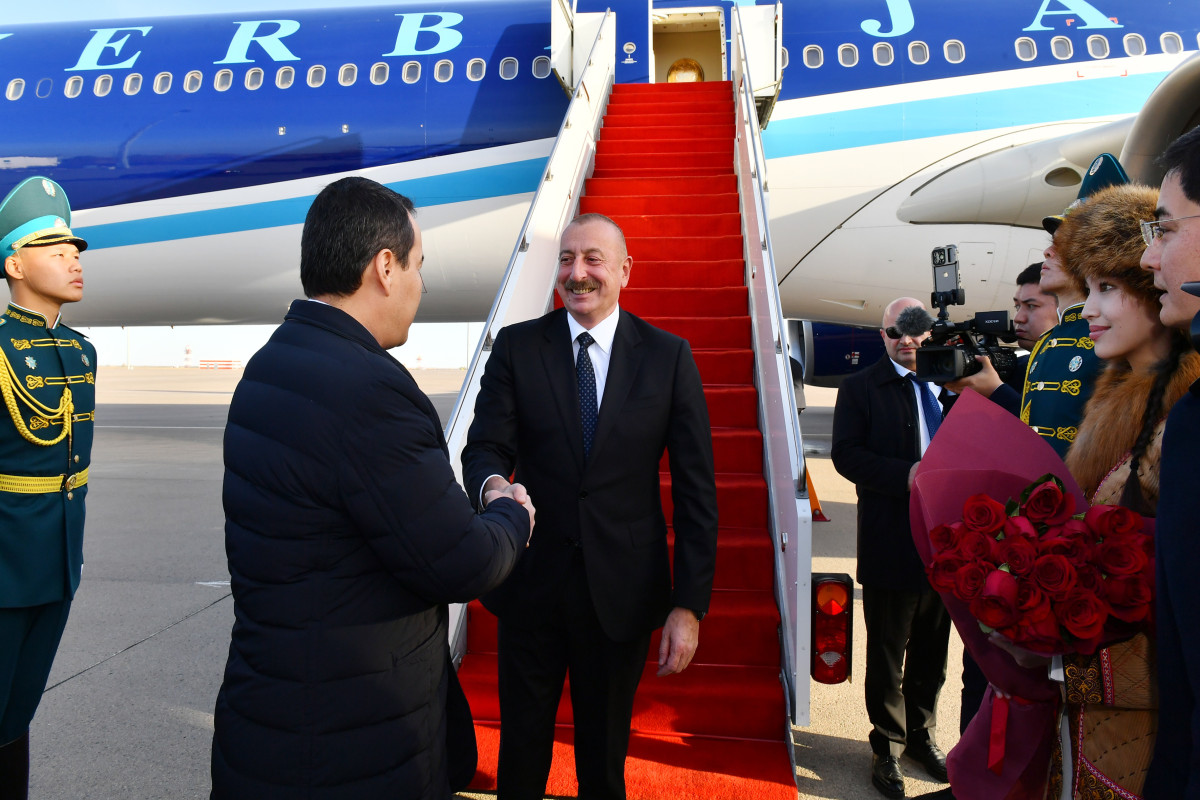 Ильхам Алиев завершил визит в Кыргызстан, и прибыл в Казахстан-ФОТО 