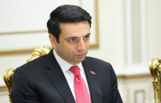Ален Симонян под впечатлением визита Пелоси потребовал разъяснений от российских депутатов