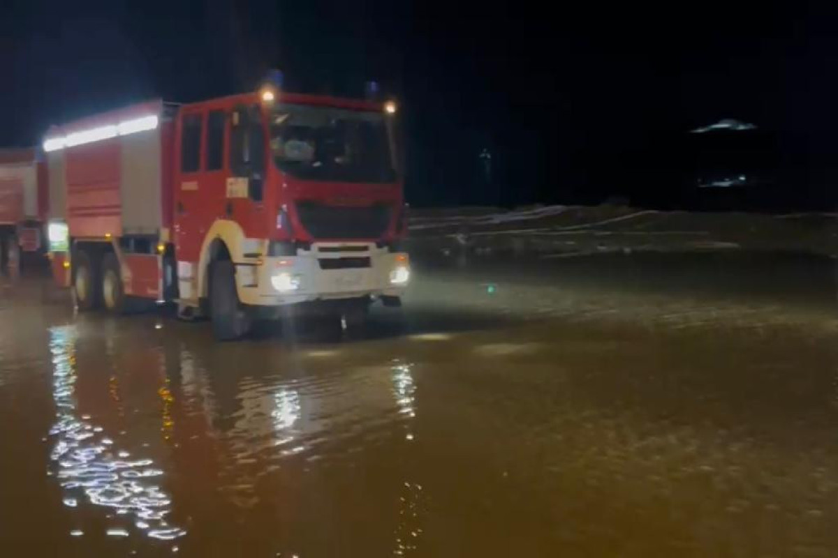 МЧС: Устранена проблема на затопленных водой участках автомагистрали Баку-Газах-ФОТО -ВИДЕО 