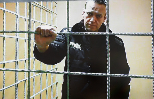 Кассационный суд оставил в силе приговоры по двум уголовным делам Навального