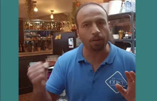 Менеджер ресторана в Париже выгнал двух украинок из заведения со словами "Viva, Путин" -ВИДЕО 