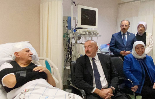 Ильхам Алиев навестил в больнице Бинали Йылдырыма