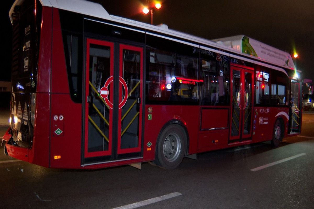 В Баку столкнулись 6 автомобилей с участием автобуса, есть пострадавшие-ФОТО 