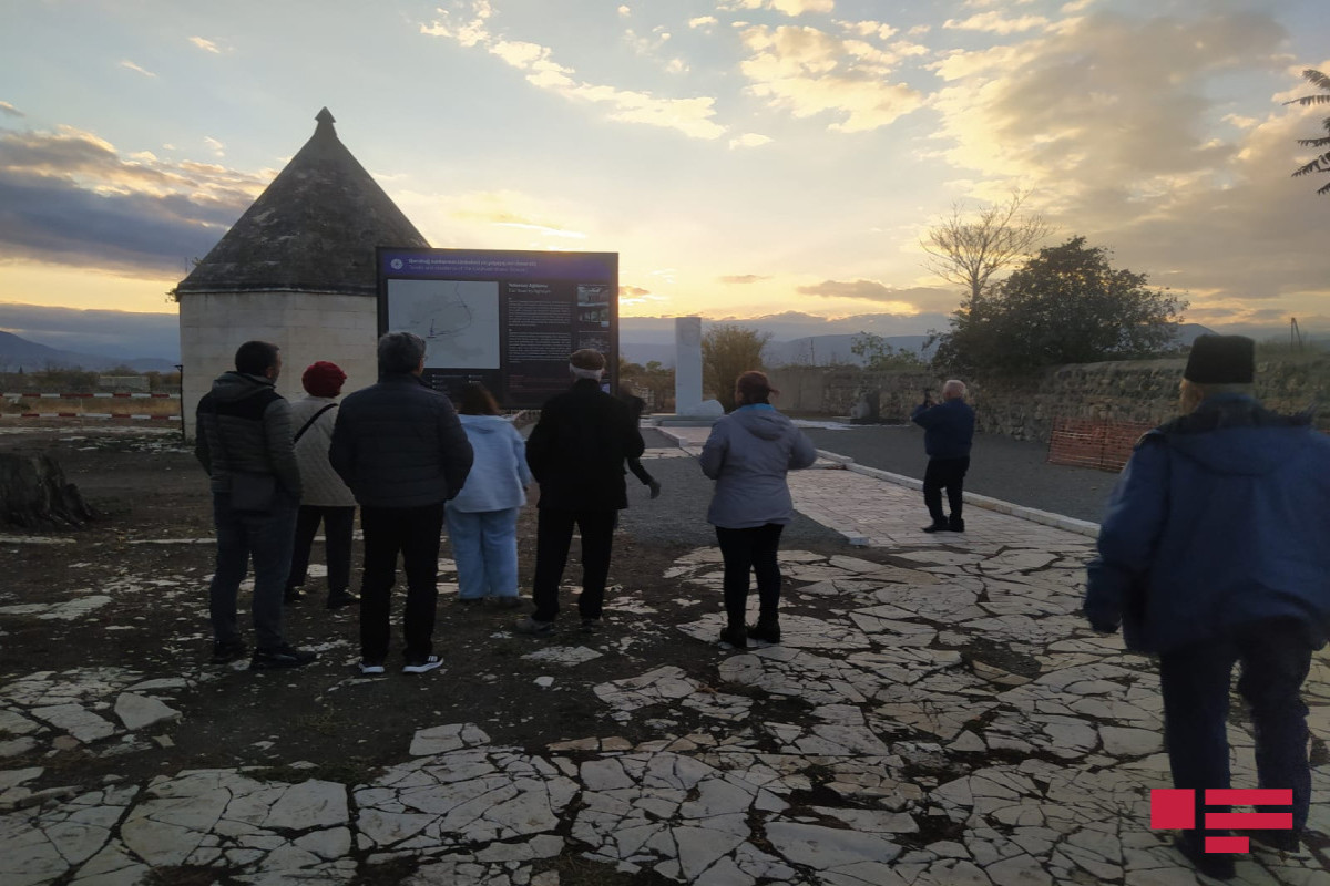 Путешественники из Турции посетили Шушу и Агдам-ФОТО 