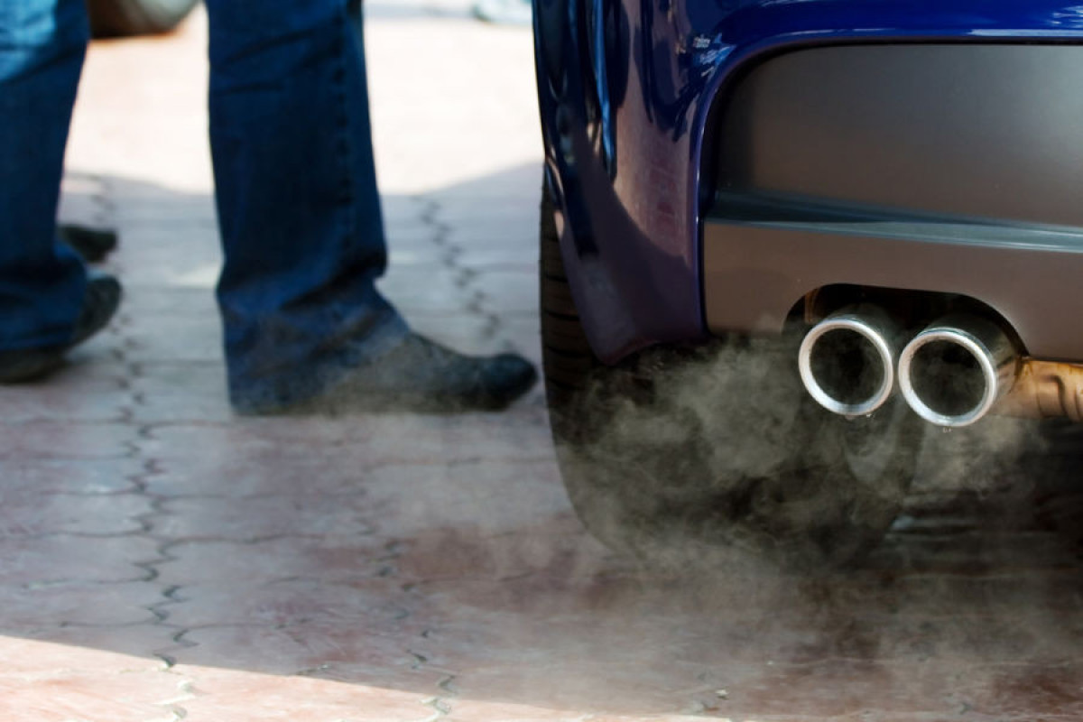 Экологи: Выброс вредных частиц при прогреве авто эквивалентен 97 километрам дороги