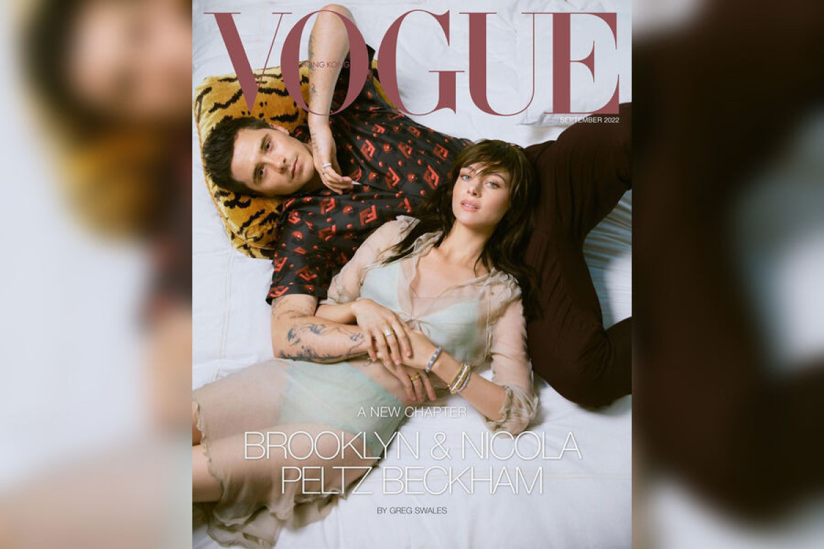 Бруклин Бекхэм и Никола Пельтц снялись в постели для обложки Vogue