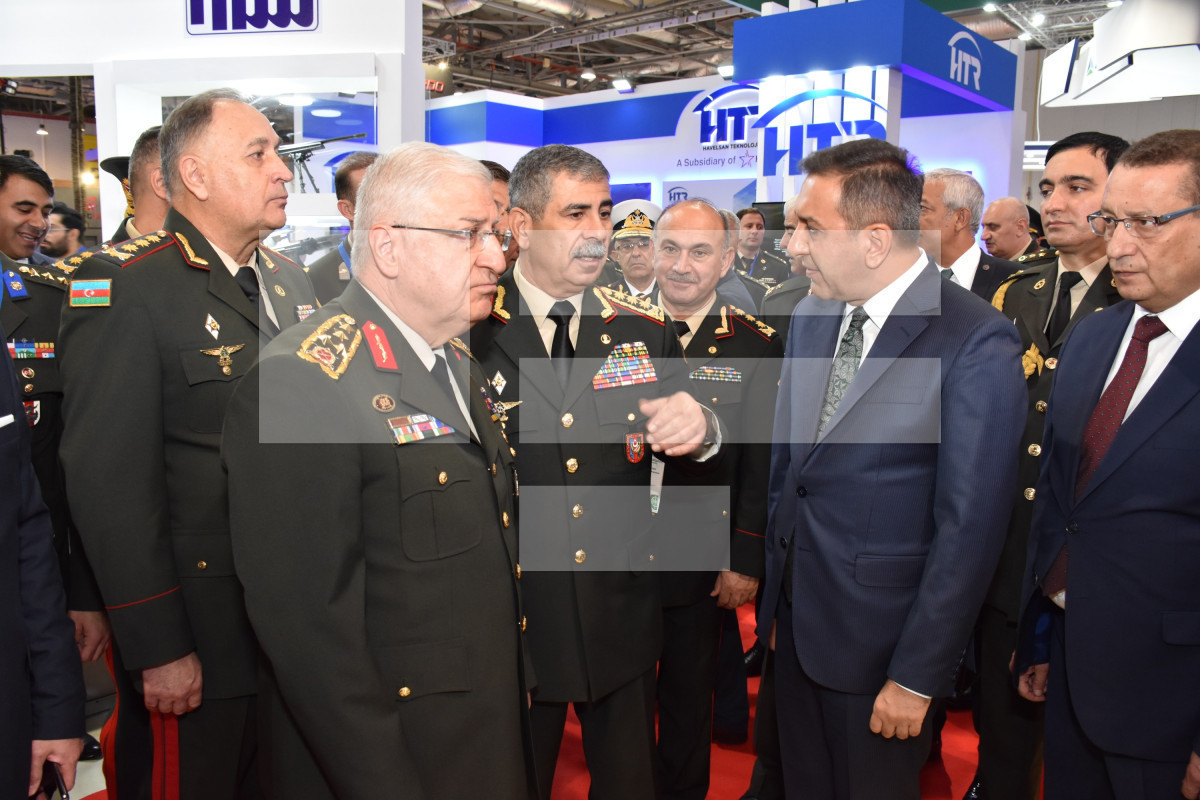 Закир Гасанов и начальник Генштаба Турции посетили выставку ADEX-2022-ФОТО 
