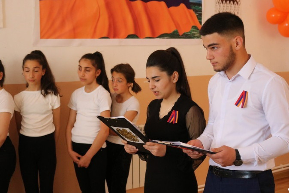 В армянских школах усиленно изучают азербайджанский язык