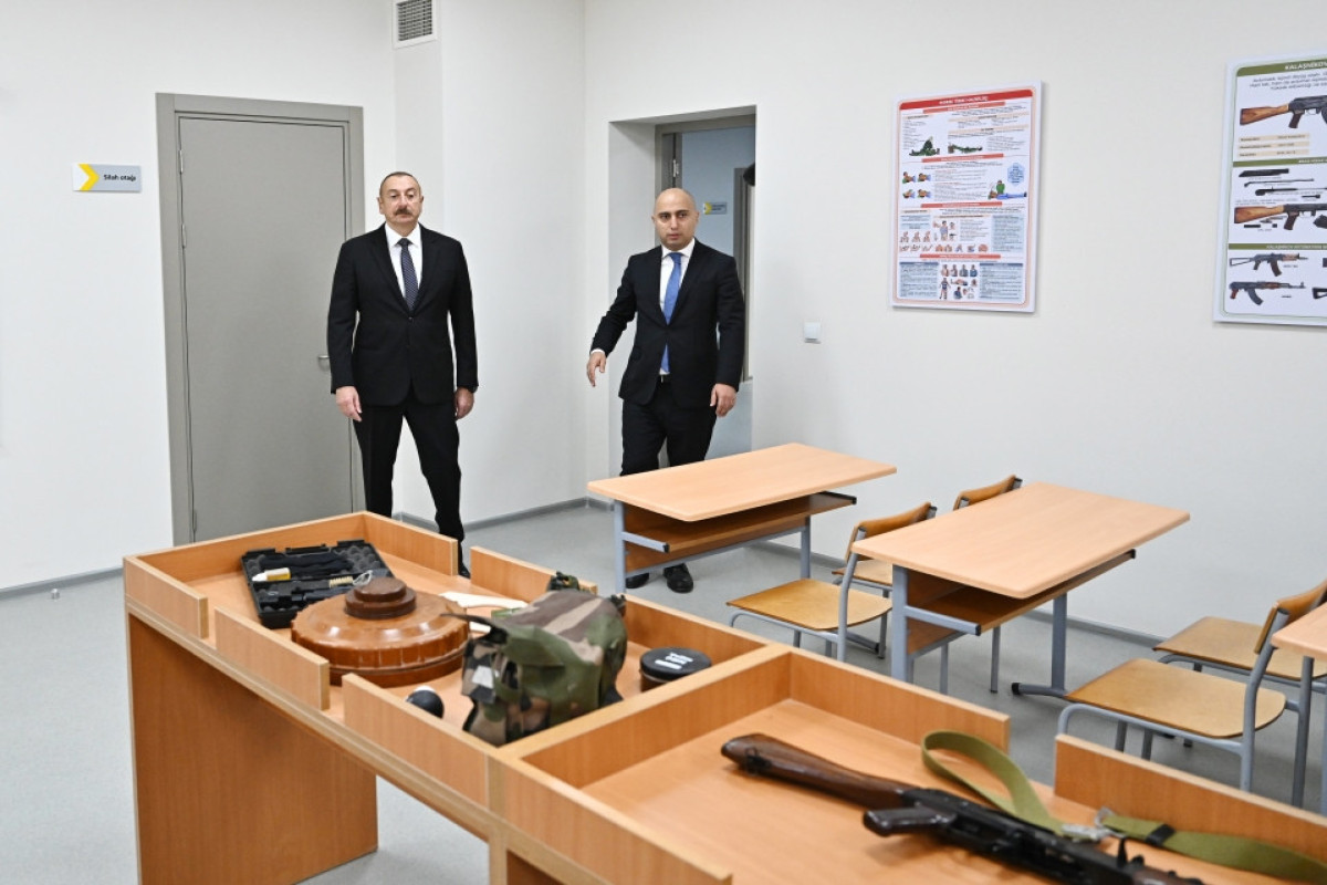 Ильхам Алиев ознакомился с условиями, созданными в здании школы номер 2, заново отстроенной в поселке Сарай-ФОТО 