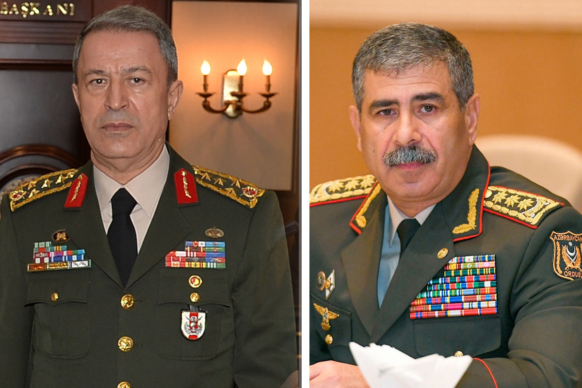 Министры обороны Азербайджана и Турции обсудили последние боестолкновения