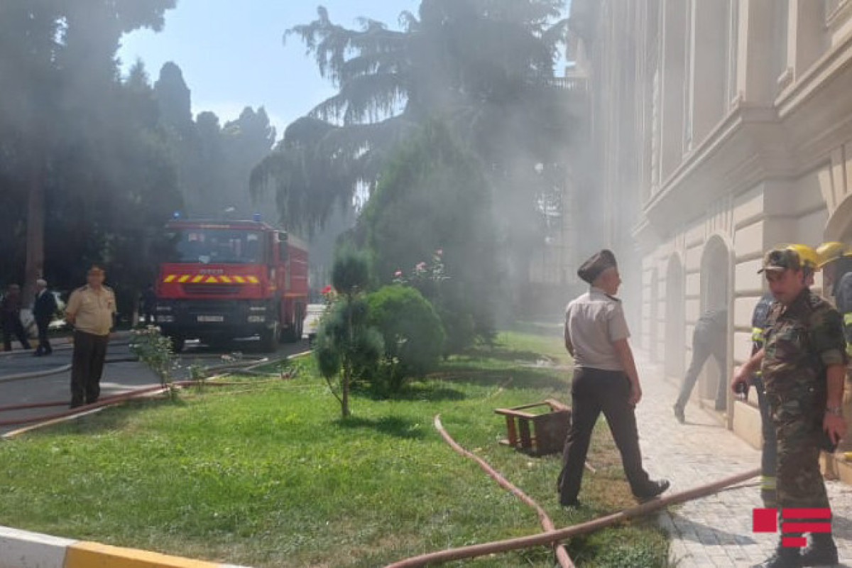 В библиотеке азербайджанского университета произошел пожар-ФОТО 