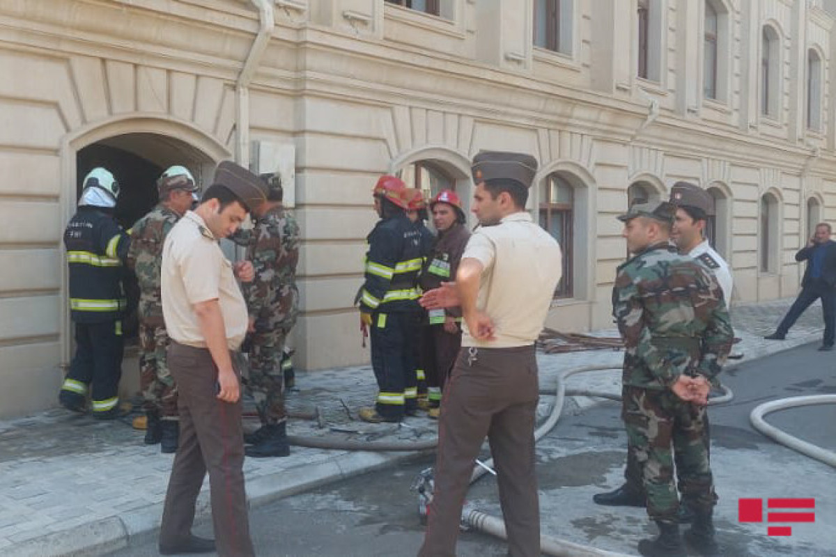 В библиотеке азербайджанского университета произошел пожар-ФОТО 