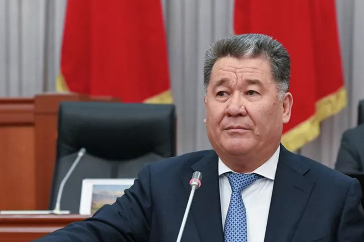 В парламенте Кыргызстана обвинили школьниц в провоцировании педофилов