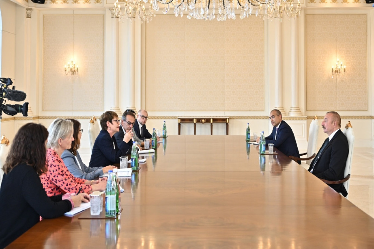 Ильхам Алиев принял делегацию во главе с президентом ЕБРР