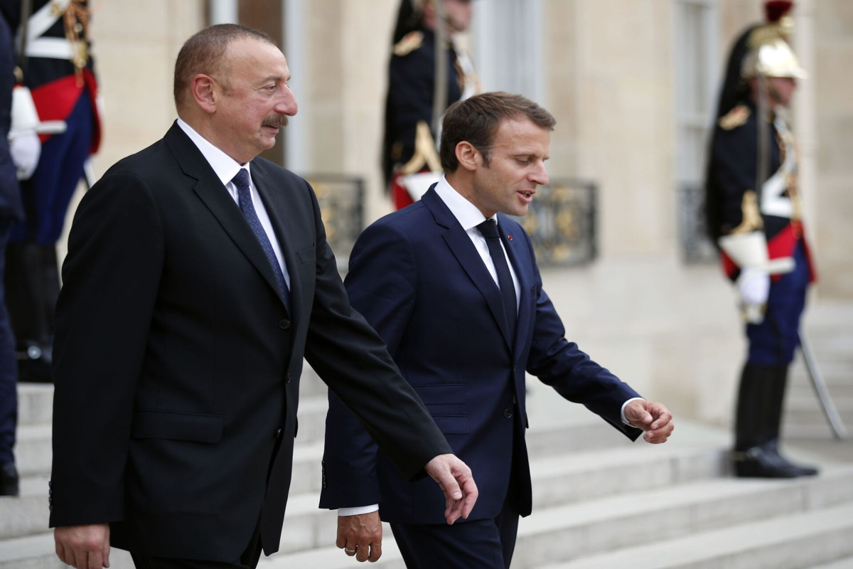Президенты Азербайджана и Франции Ильхам Алиев и Эммануэль Макрон