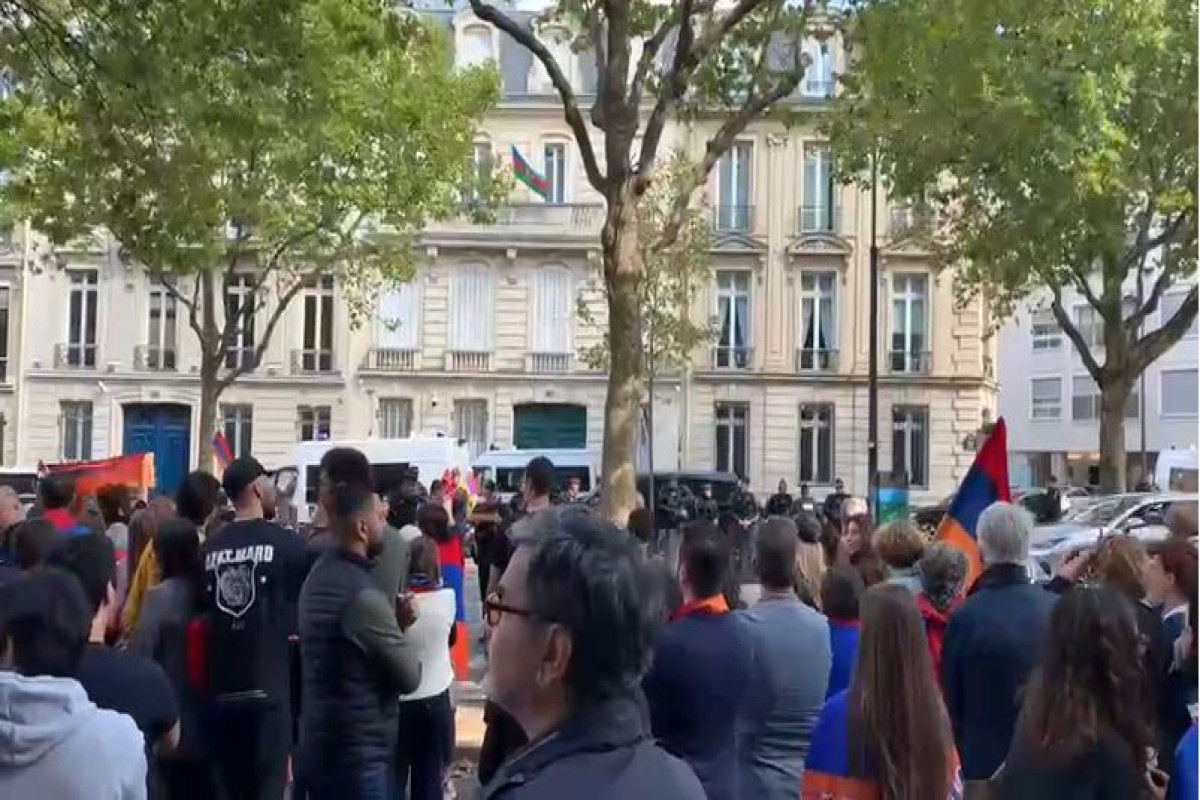 Армянские радикалы совершили нападение на посольство Азербайджана в Париже-ФОТО -ВИДЕО 