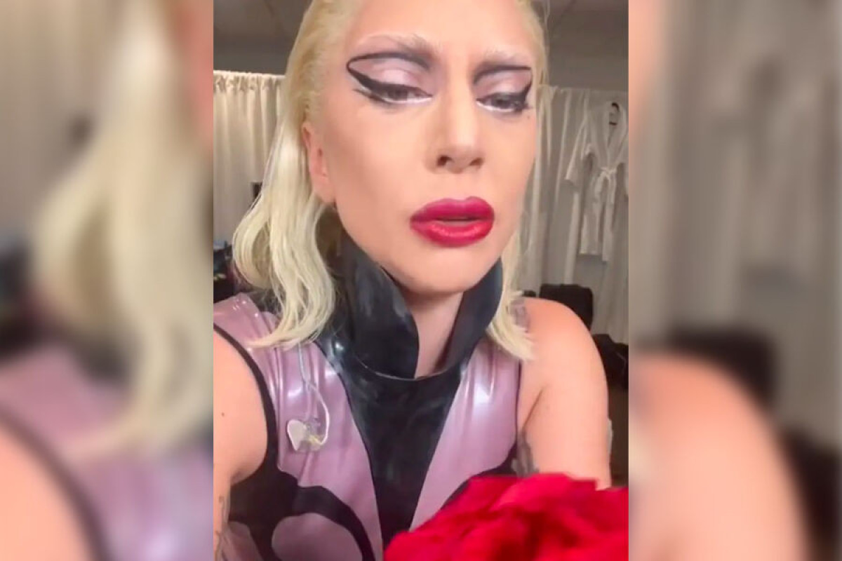 Леди Гага расплакалась после отмены концерта в Майами