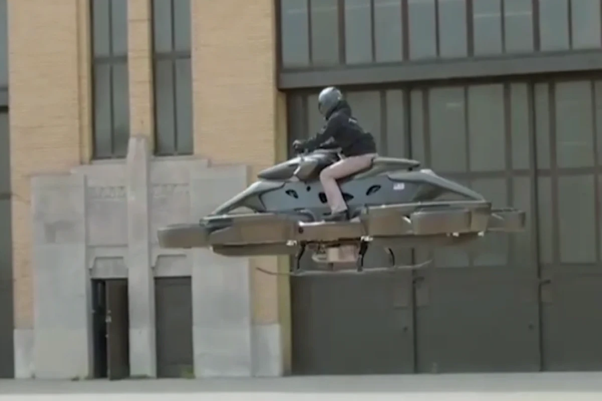 Первый в мире ховербайк: в США представили летающий мотоцикл-ВИДЕО 