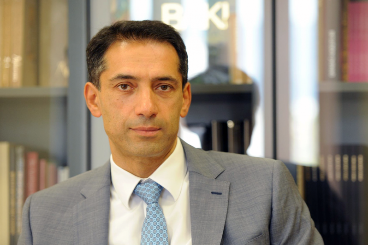 Посол Азербайджана во Франции Рахман Мустафаев
