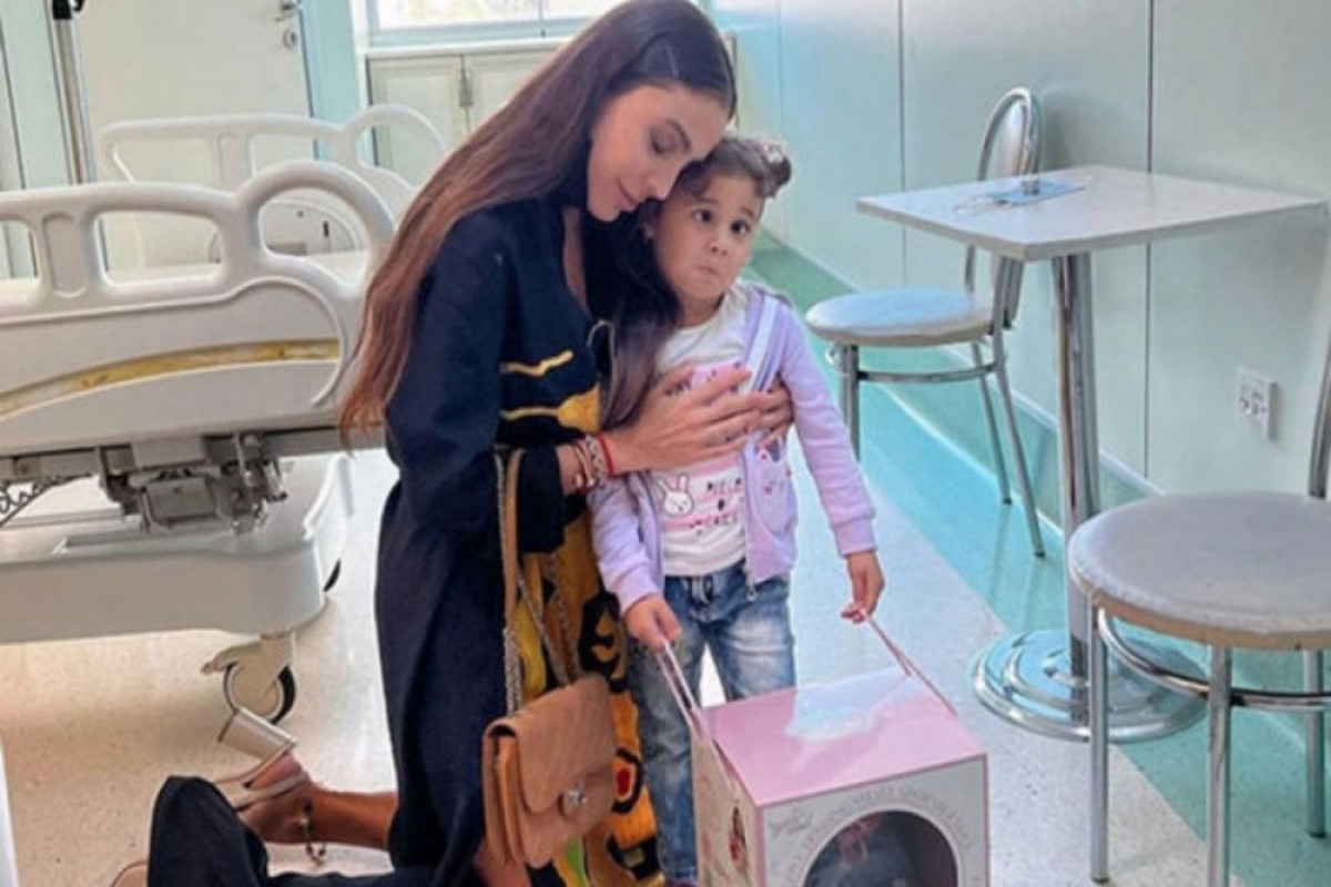 Лейла Алиева посетила онкобольных детей