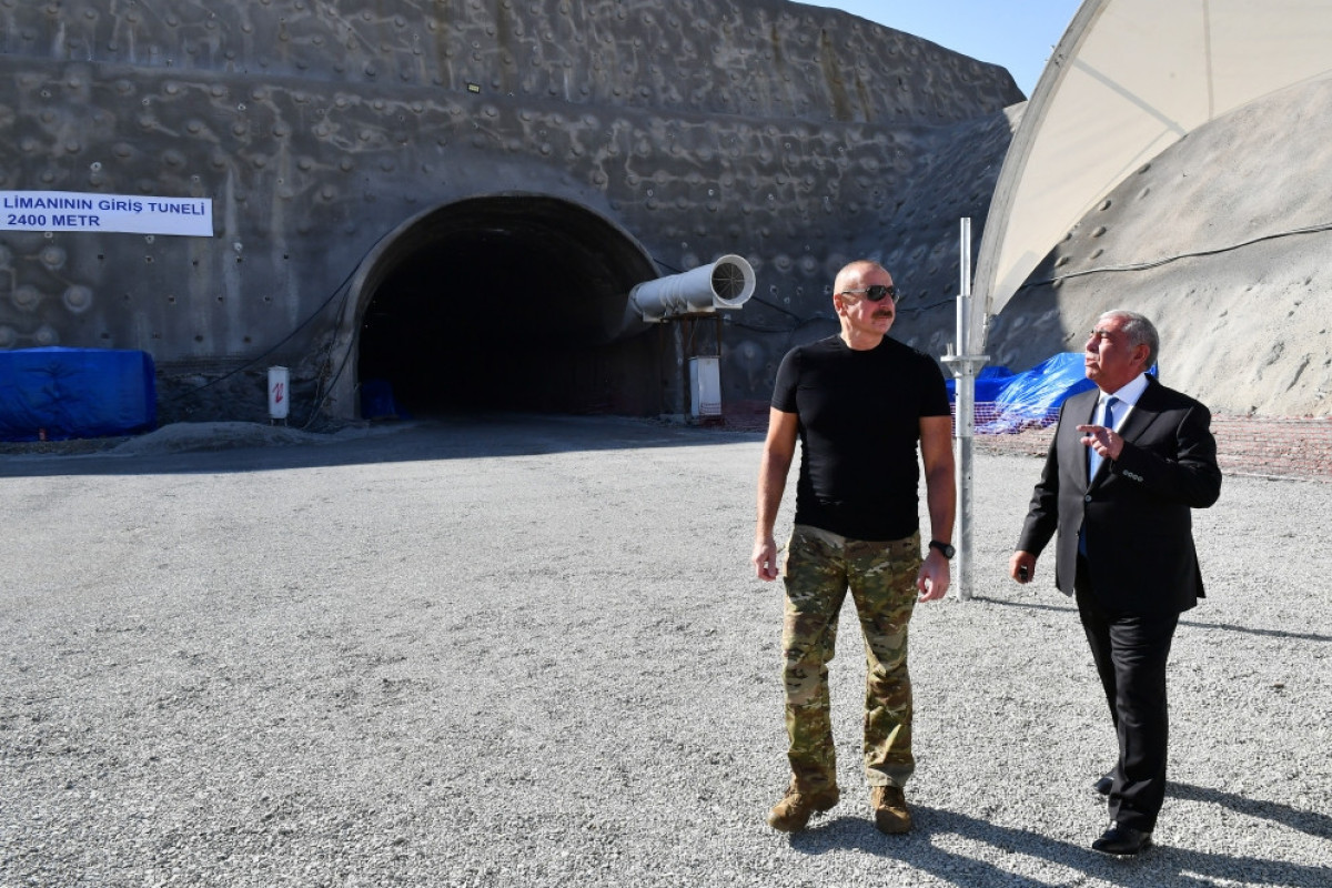Президент Азербайджана ознакомился с новым строящимся тоннелем на автодороге Кяльбаджар-Лачин-ФОТО 