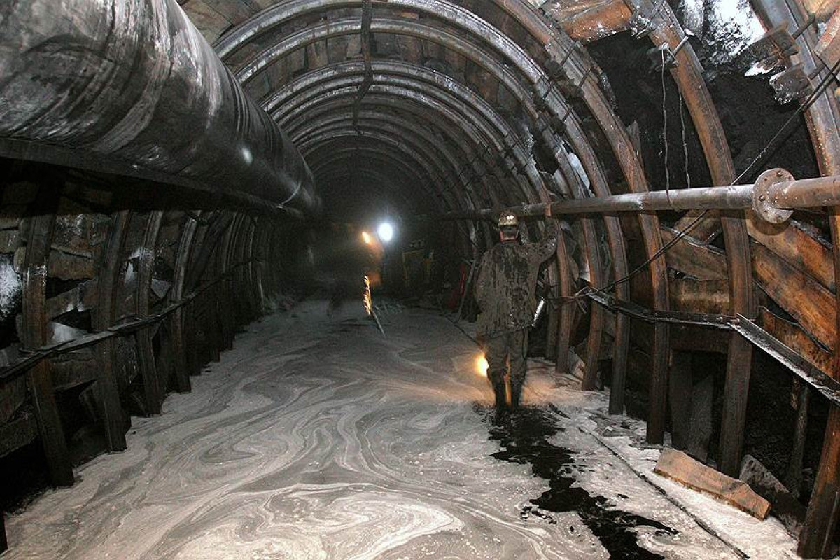 Один человек погиб при обвале на шахте в российском регионе