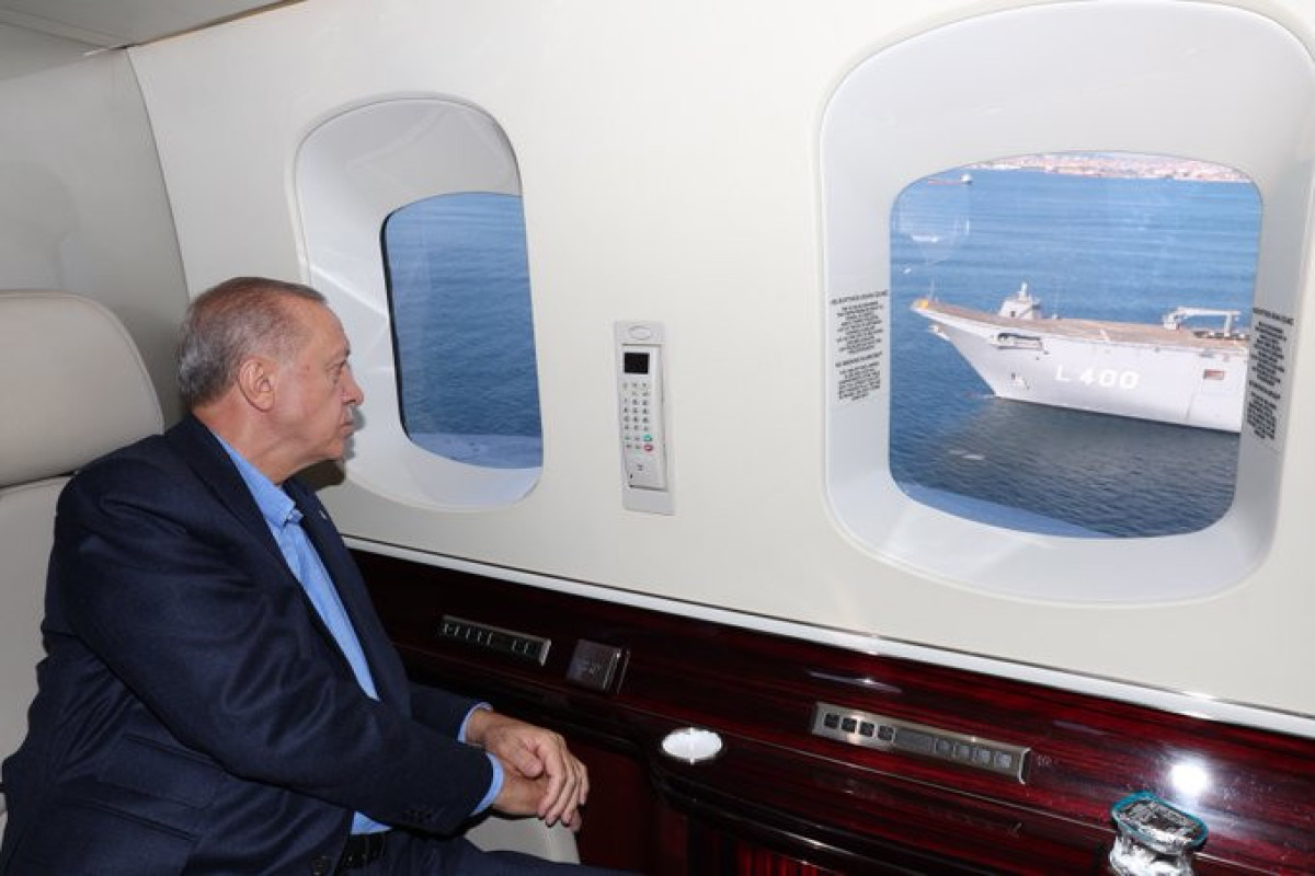 Эрдоган с вертолета осмотрел строящийся флагман ВМС Турции -ФОТО 