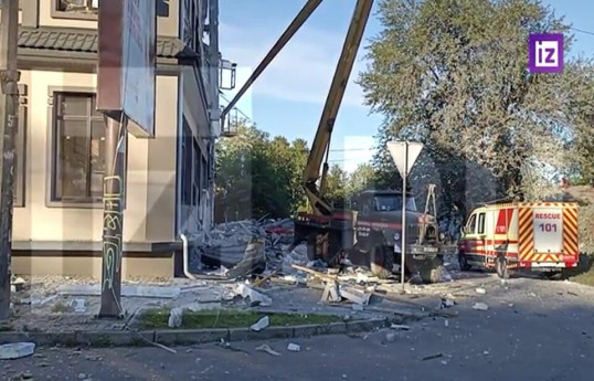 Подросток на машине протаранил толпу в Англии, 11 человек пострадали