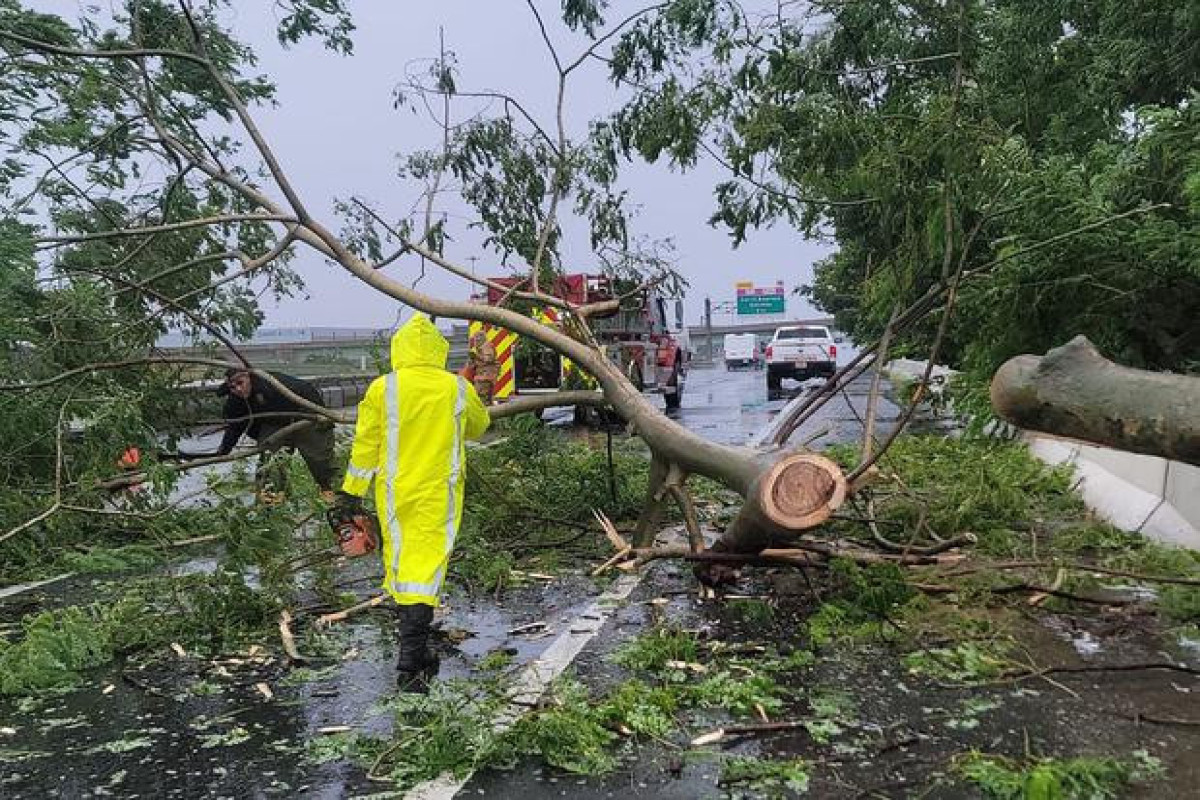 Два канадца погибли из-за тропического шторма «Фиона»-ВИДЕО 