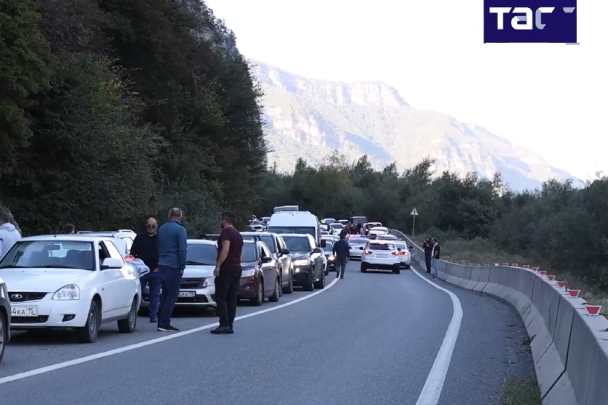 ТАСС: На границе России и Грузии скопилось около 6 тыс. автомобилей
