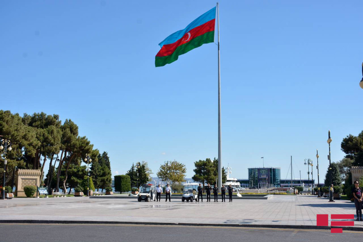 В Азербайджане минутой молчания почтили память шехидов-ФОТО 
