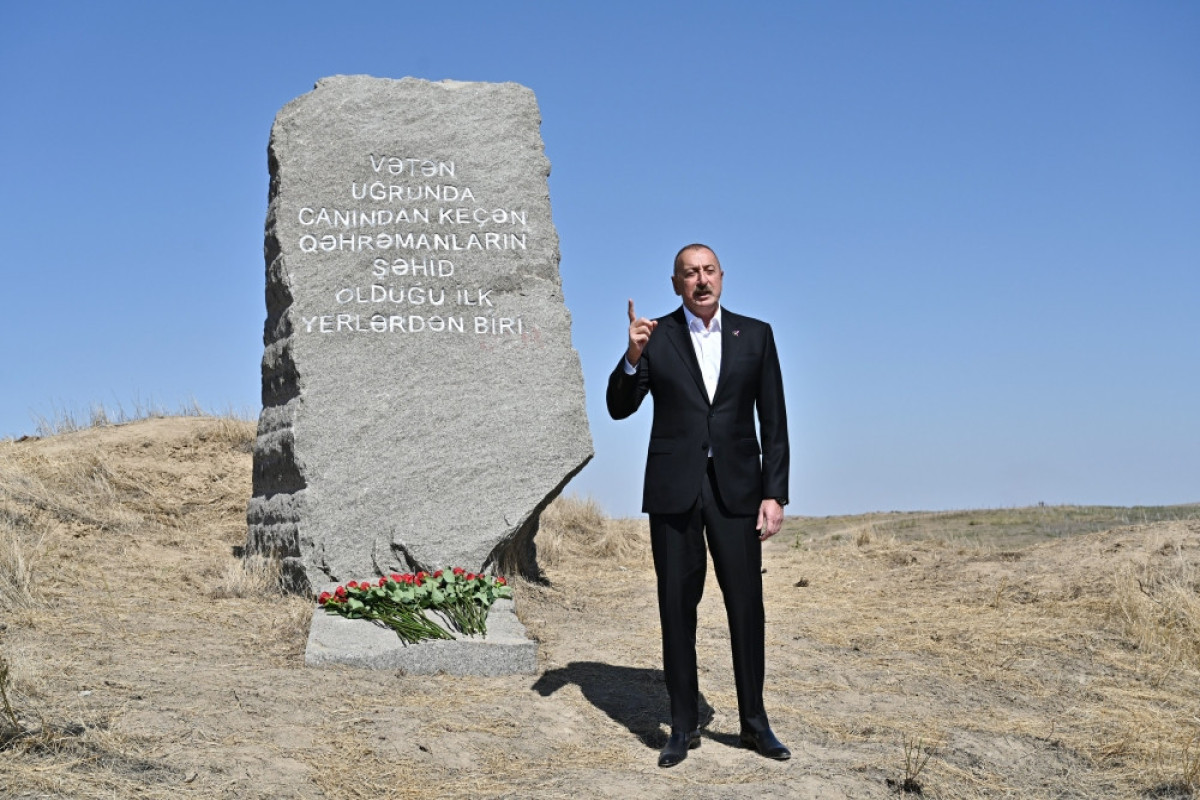 Ильхам Алиев и Мехрибан Алиева посетили Физулинский район и в связи с Днем памяти минутой молчания почтили память шехидов Отечественной войны - ОБНОВЛЕНО - ФОТО 