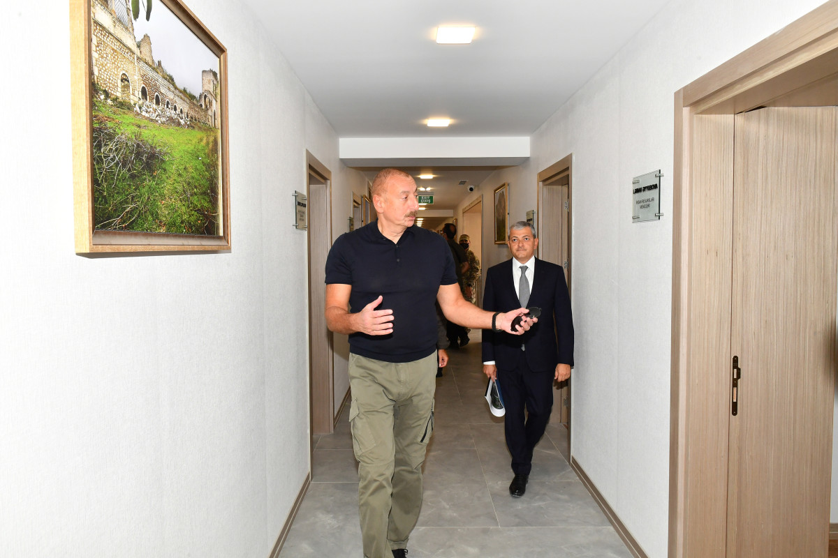 Ильхам Алиев и Мехрибан Алиева ознакомились с ходом строительства новых объектов в Шуше -ФОТО 
