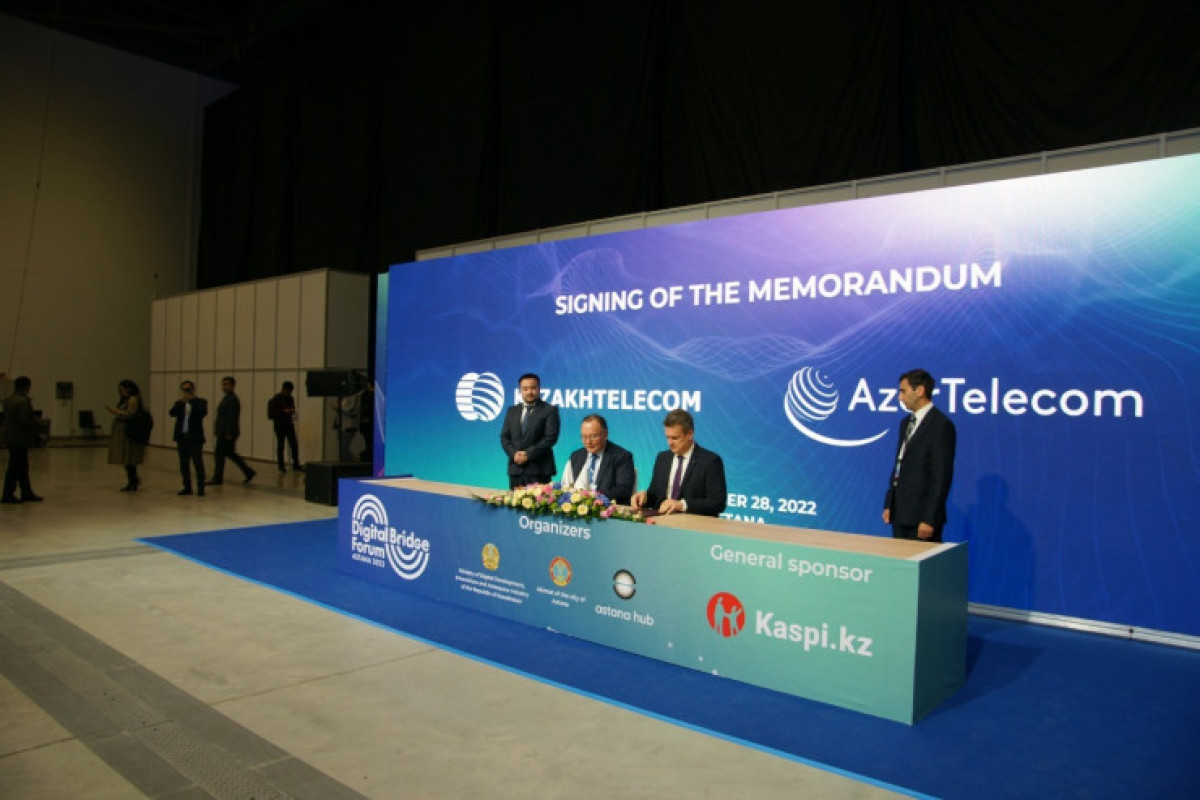 Азербайджан и Казахстан проложат линию связи по дну Каспийского моря