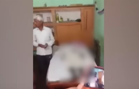 В Индии семья умершего мужчины год жила с его телом, думая, что тот находится в коме