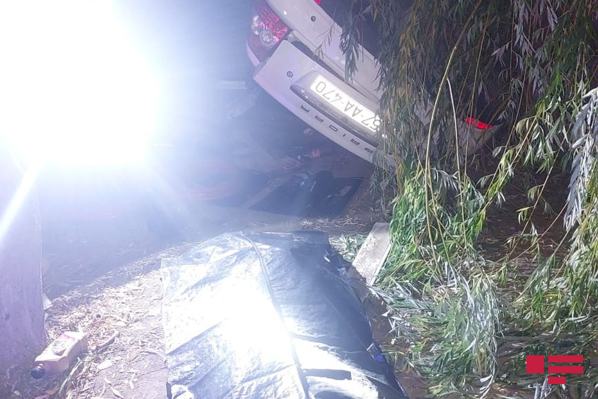 В Азербайджане перевернулся автомобиль, пострадали 5 человек
