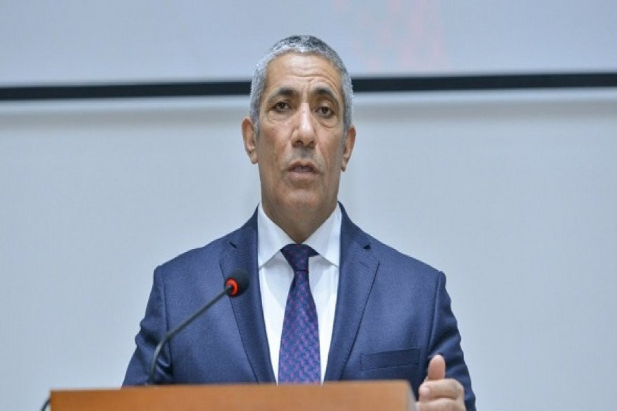 Азербайджанский депутат предложил выплачивать родителям алименты за счет государства