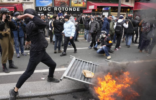 В ходе протестов во Франции пострадали 154 полицейских-ФОТО 