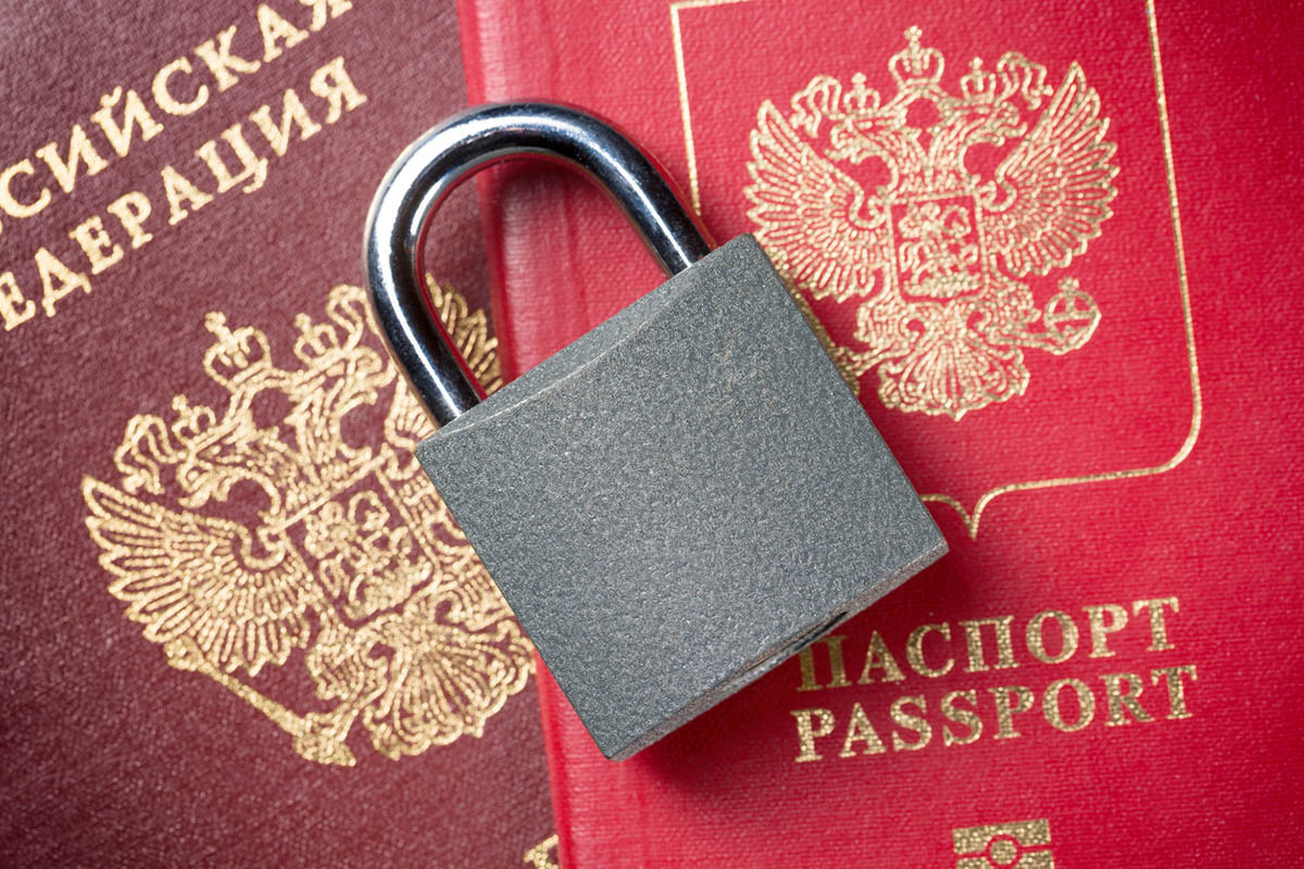 Чиновникам правительства РФ запретили выезжать за рубеж