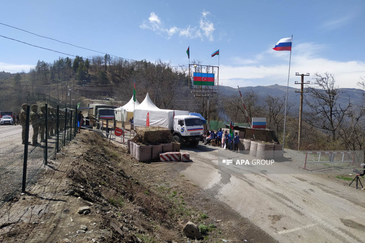 По дороге Лачин-Ханкенди беспрепятственно проехала автоколонна РМК