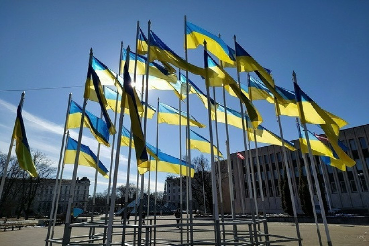 В центре Санкт-Петербурга подняли украинский флаг