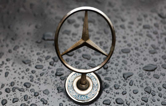 Mercedes-Benz отказался сотрудничать с Молдовой из-за реэкспорта машин в Россию