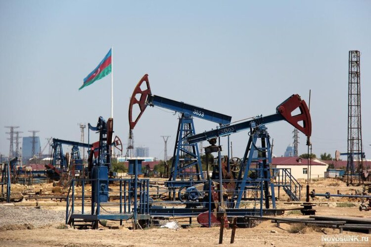 Азербайджанская нефть вновь опустилась в цене