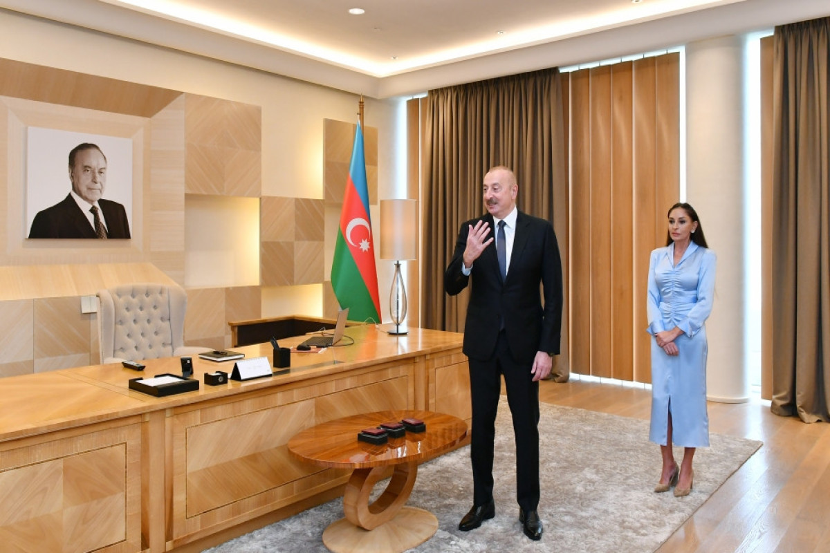 Президент Ильхам Алиев и Мехрибан Алиева встретились с турецкими спортсменами, посвятившими свою победу Азербайджану -ФОТО -ОБНОВЛЕНО 