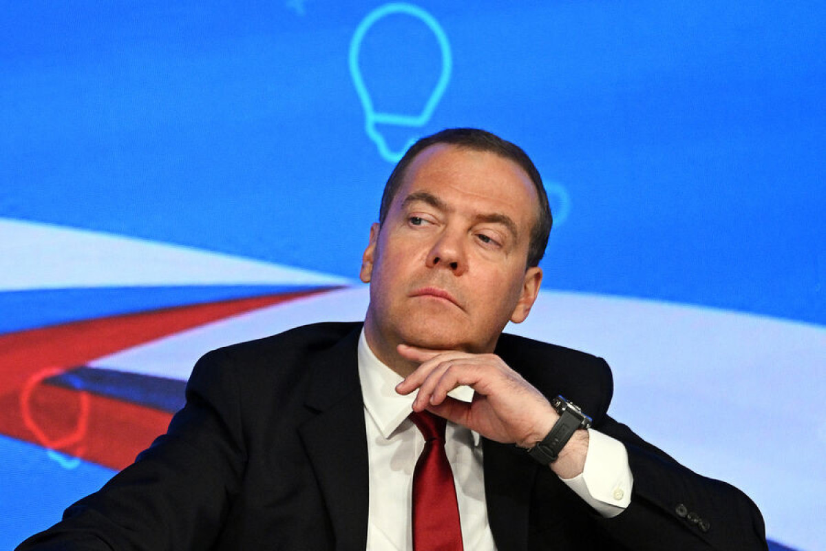 Медведев обратился к Илону Маску из-за блокировки своей записи про Польшу в Twitter