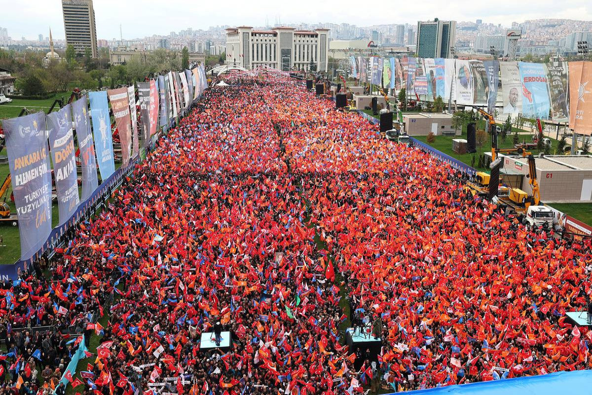 Эрдоган провел один из самых масштабных предвыборных митингов в Анкаре