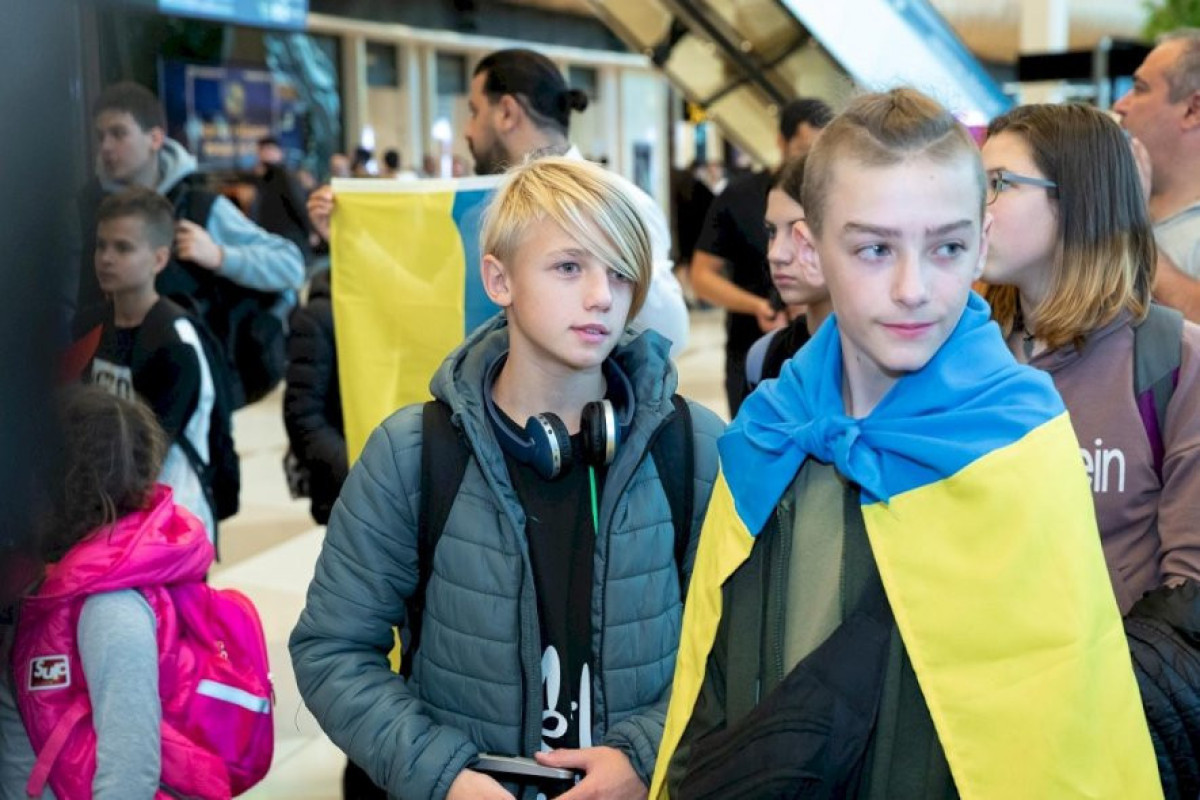 В Азербайджан будут доставлены еще 30 детей из Украины