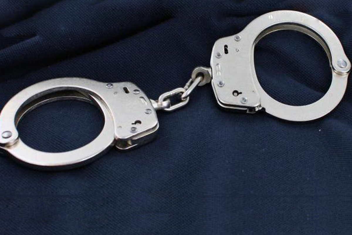 В Баку задержаны женщина и двое подростков по подозрению в крупной краже из автомобиля